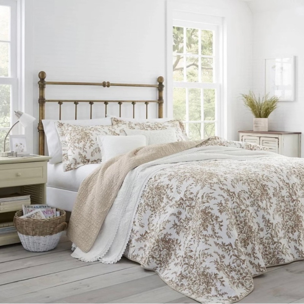 Gorgeous Full/Queen Bedford Quilt Set ~ NWT